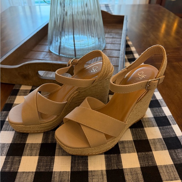 y not? Shoes - Tan wedge sandals